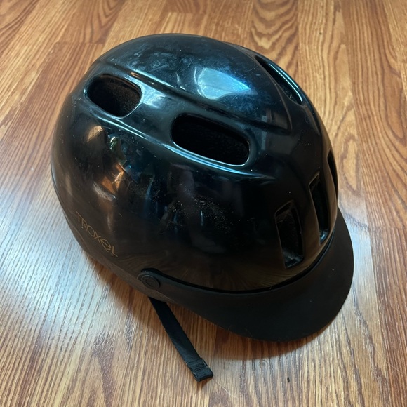 Troxel helmet - Picture 1 of 3